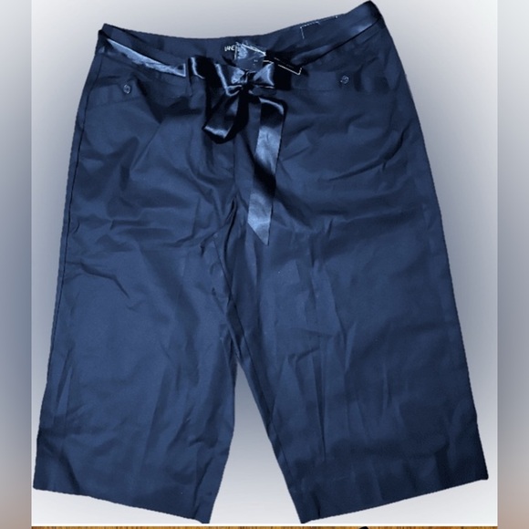 Lane Bryant Pants - NWT Lane Bryant Navy Blue ‘Houston’ Sz 14 Wide Legged Capri Short Pants